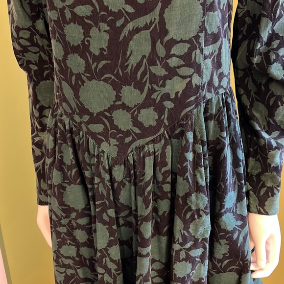 Laura Ashley vintage 80s baby cord puffed sleeve dress - Picture 3 of 9